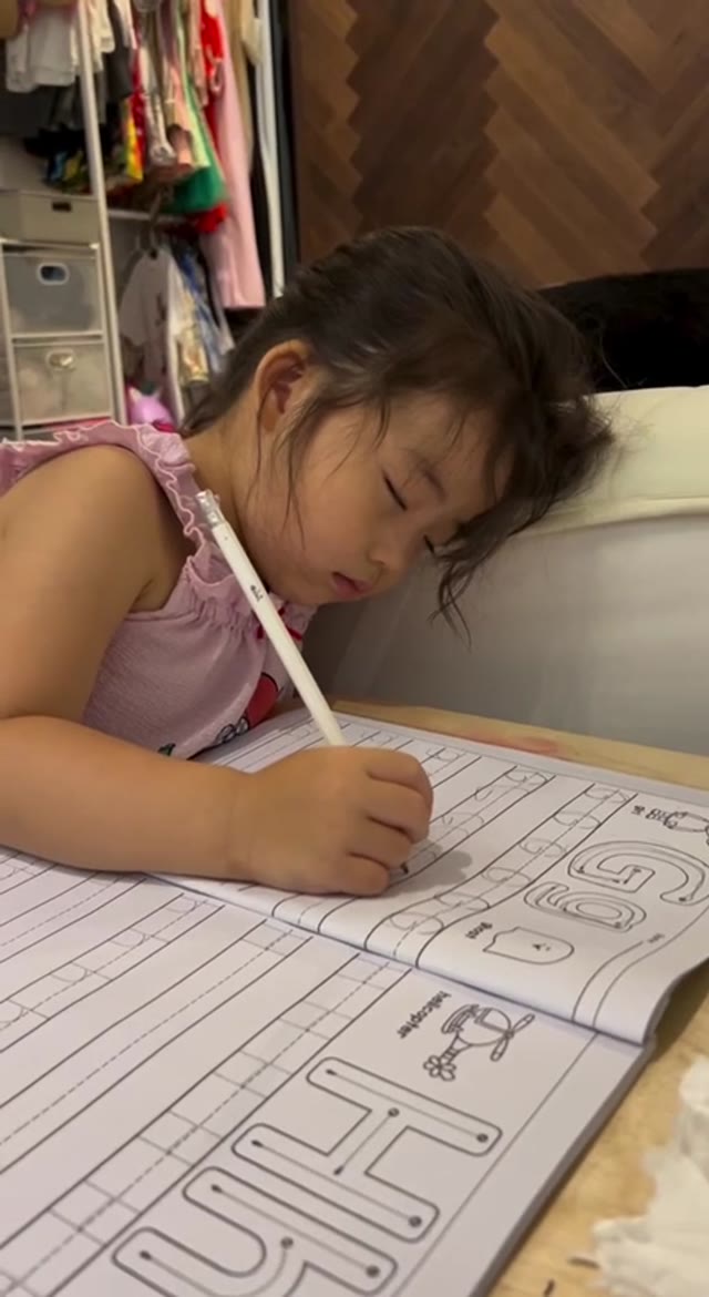 Fake sleeping green screen