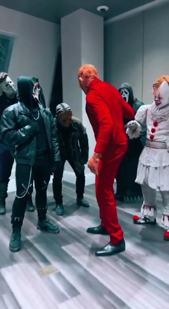 Left donit right do it green screen