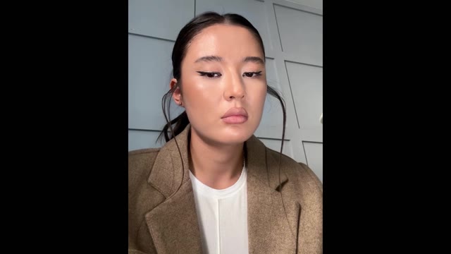 Mocking face green screen