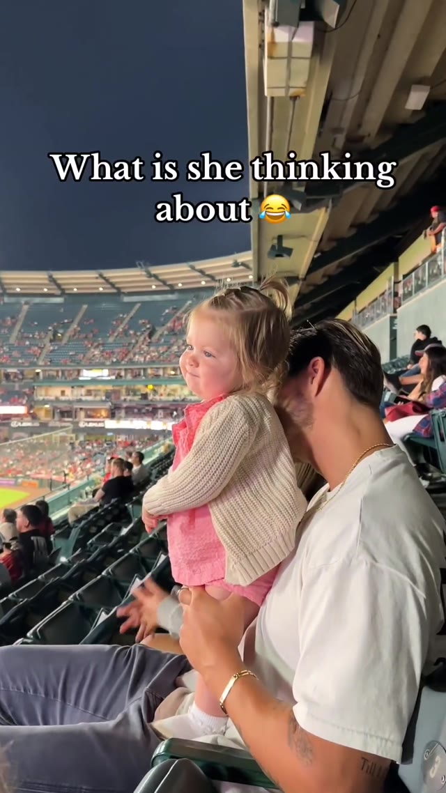 Thinking baby green screen