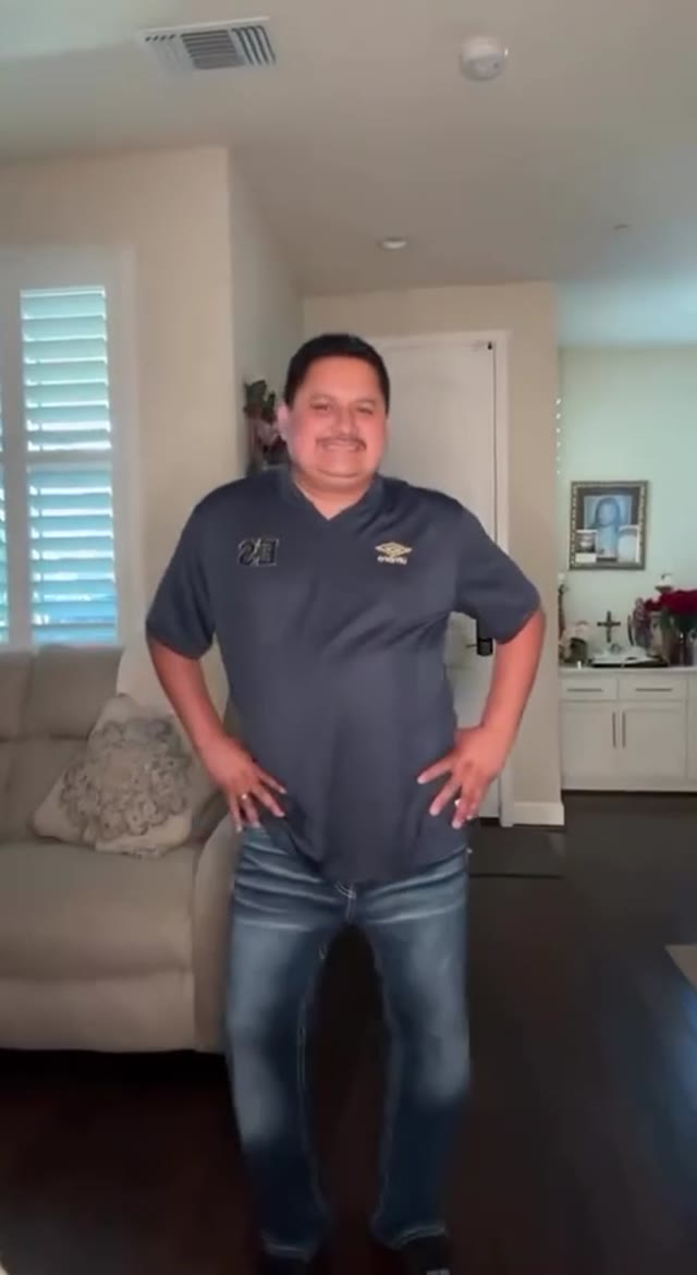 Tio Dancing green screen